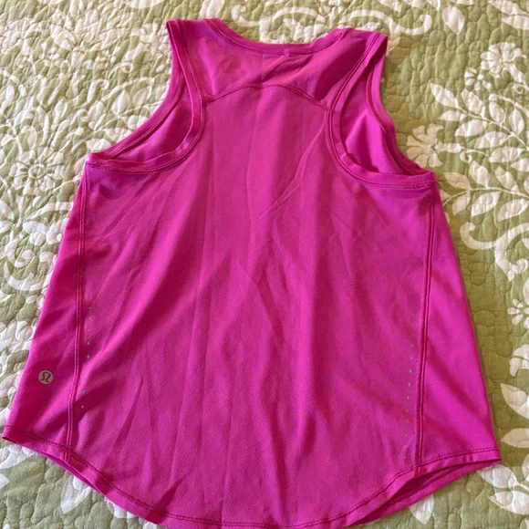 Lululemon Set of Three Sleeveless Tops - Black, White, and Pink Size XS - Picture 7 of 13